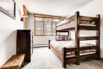 Twin over double bunk - Highlands Lodge 3 Bedroom 
